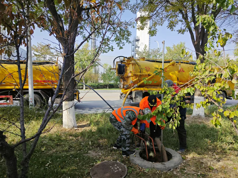 摄山村厂区管道清洗